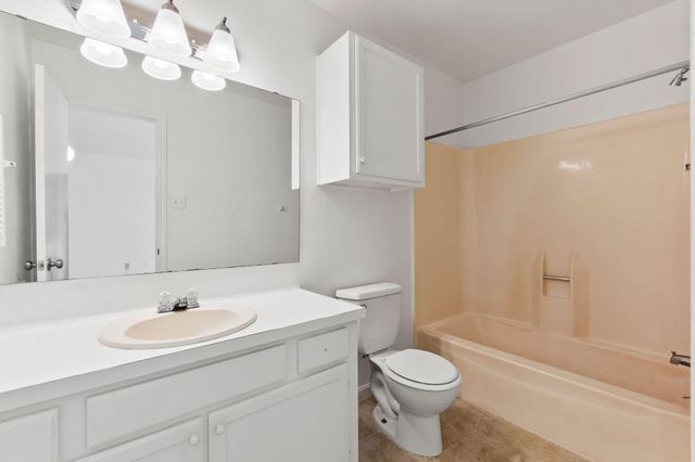 49 April Point Drive N, Conroe, TX 77356