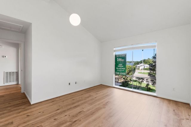 49 April Point Drive N, Conroe, TX 77356