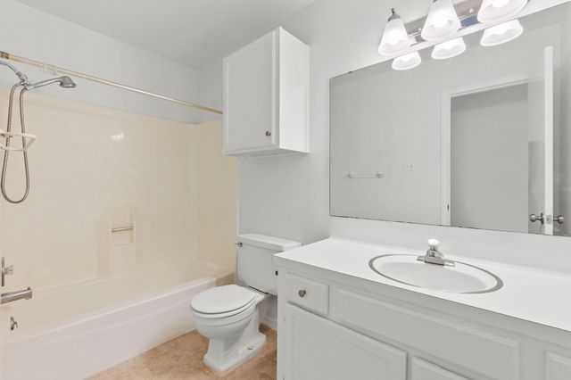 49 April Point Drive N, Conroe, TX 77356