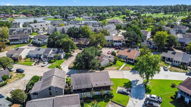 49 April Point Drive N, Conroe, TX 77356