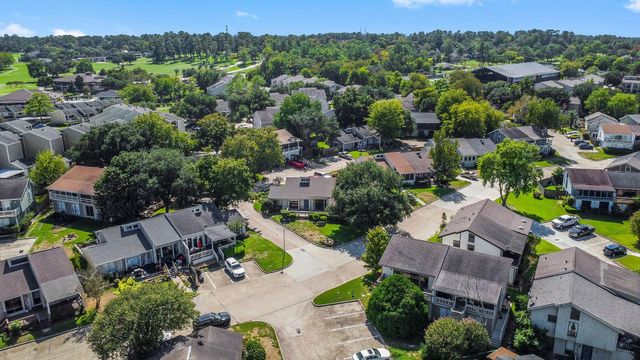 49 April Point Drive N, Conroe, TX 77356