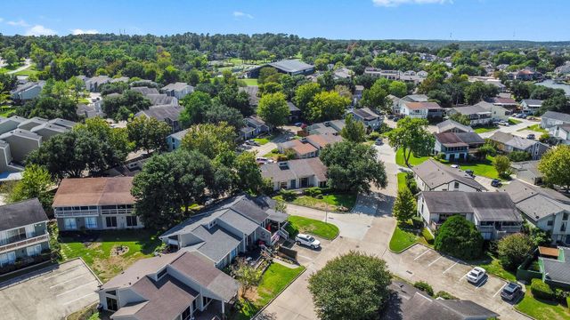 49 April Point Drive N, Conroe, TX 77356