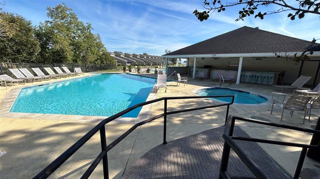 49 April Point Drive N, Conroe, TX 77356
