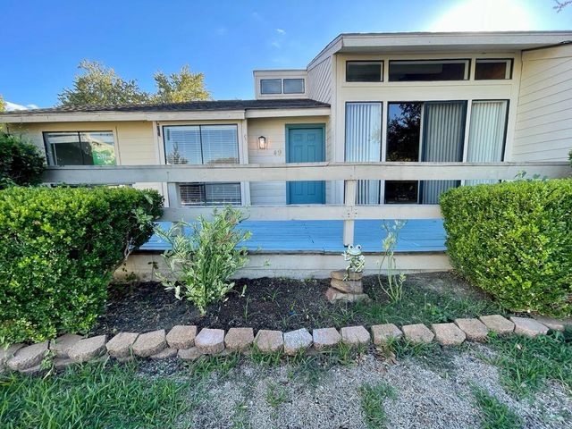 49 April Point Drive N, Conroe, TX 77356