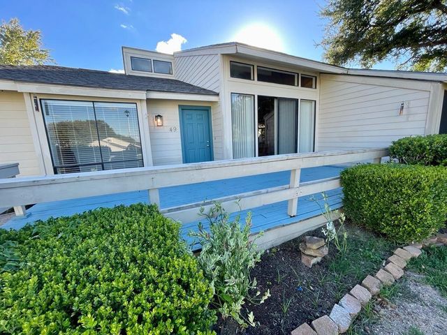 49 April Point Drive N, Conroe, TX 77356