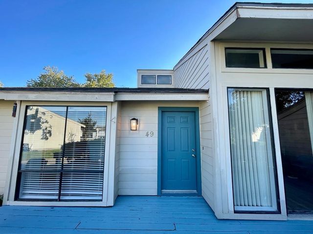 49 April Point Drive N, Conroe, TX 77356