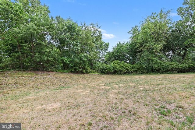 304 BRIAR RIDGE CIR, Enola, PA 17025