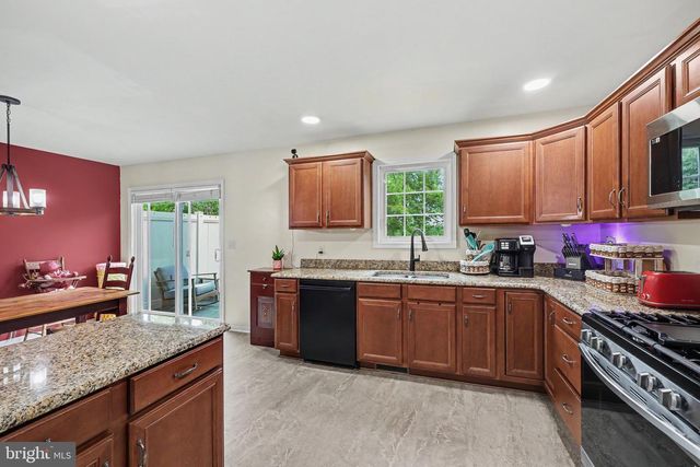 304 BRIAR RIDGE CIR, Enola, PA 17025