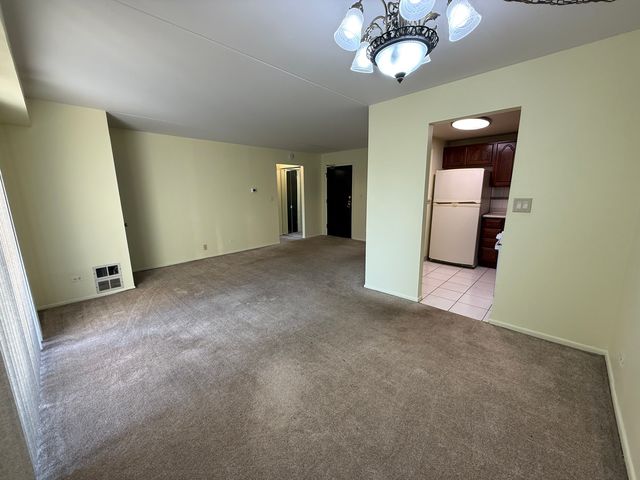 1460 Fairlane Drive 225, Schaumburg, IL 60193