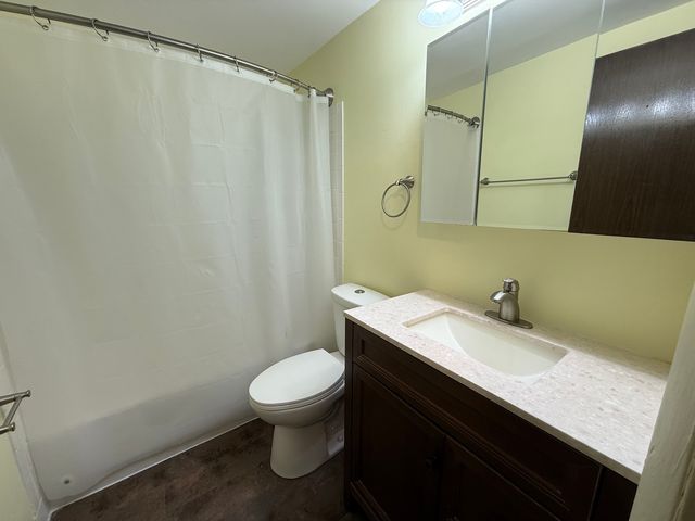 1460 Fairlane Drive 225, Schaumburg, IL 60193
