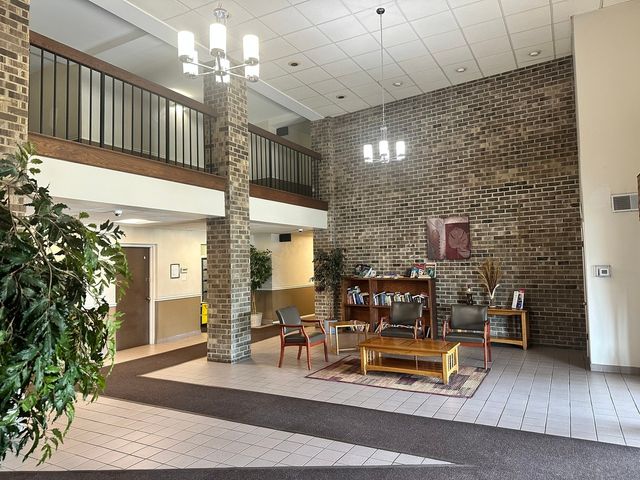 1460 Fairlane Drive 225, Schaumburg, IL 60193