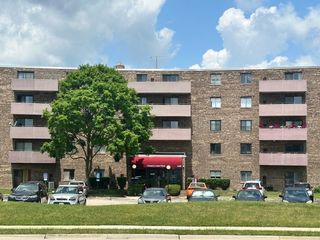 1460 Fairlane Drive 225, Schaumburg, IL 60193