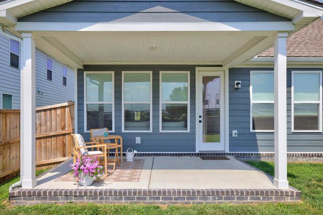 690 Conifer Dr, Spring Hill, TN 37174