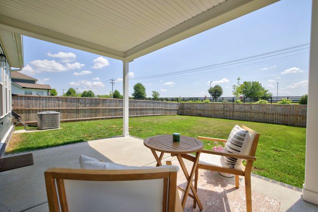 690 Conifer Dr, Spring Hill, TN 37174