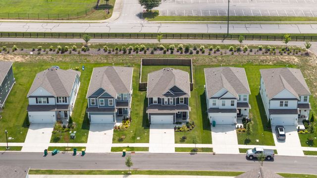 690 Conifer Dr, Spring Hill, TN 37174