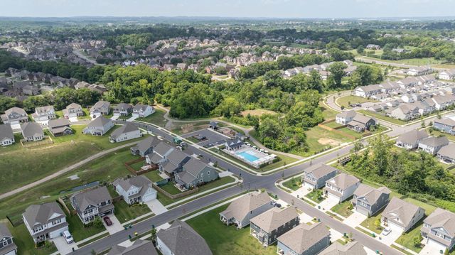 690 Conifer Dr, Spring Hill, TN 37174