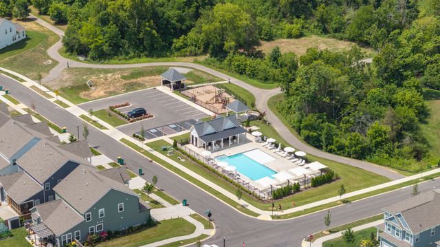 690 Conifer Dr, Spring Hill, TN 37174