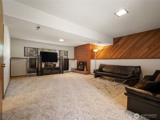 2103 SW 306th Place, Federal Way, WA 98023