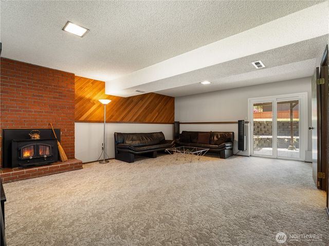 2103 SW 306th Place, Federal Way, WA 98023