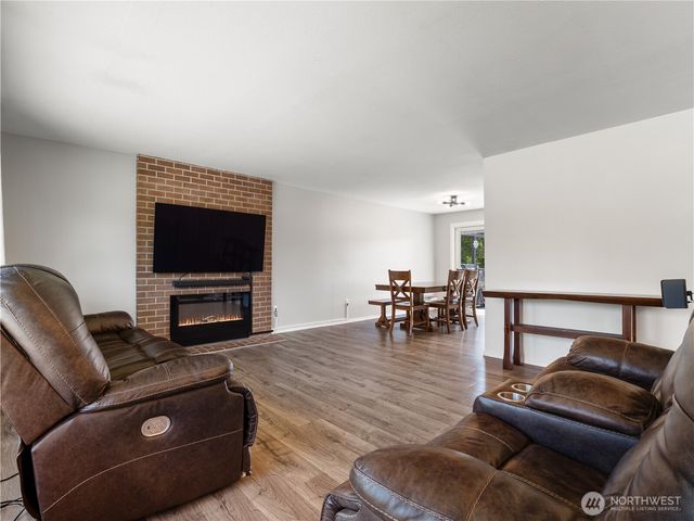 2103 SW 306th Place, Federal Way, WA 98023