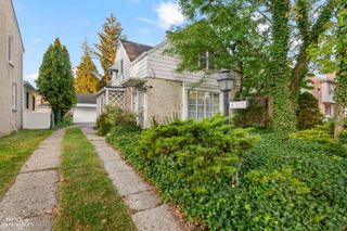 415 Lothrop Road, Grosse Pointe Farms, MI 48236