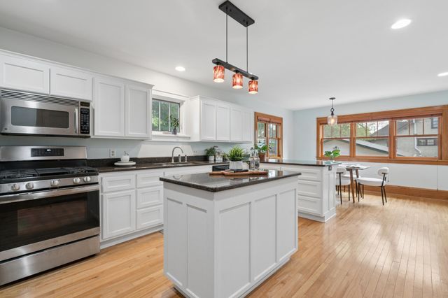 1984 Princeton Avenue, Saint Paul, MN 55105