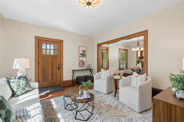 1984 Princeton Avenue, Saint Paul, MN 55105