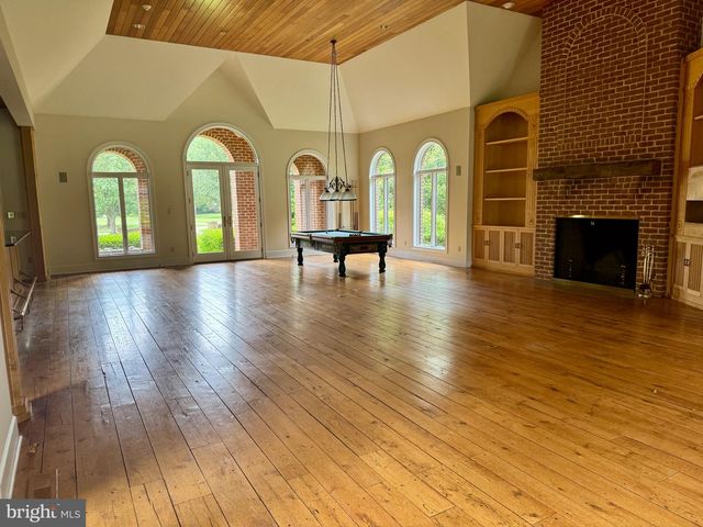 712 KIMBERLY DR, Moorestown, NJ 08057