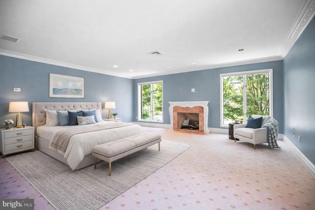 712 KIMBERLY DR, Moorestown, NJ 08057