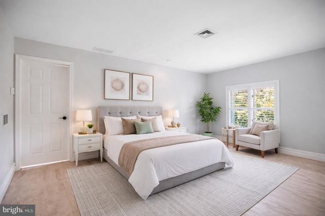 712 KIMBERLY DR, Moorestown, NJ 08057