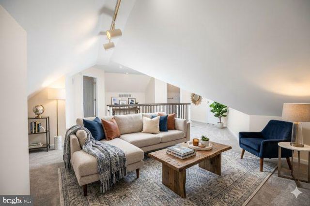 712 KIMBERLY DR, Moorestown, NJ 08057