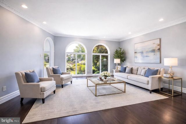 712 KIMBERLY DR, Moorestown, NJ 08057
