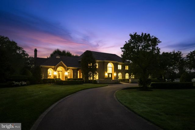 712 KIMBERLY DR, Moorestown, NJ 08057