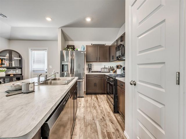 9504 NW 115th Street, Yukon, OK 73099