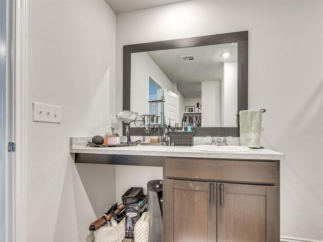 9504 NW 115th Street, Yukon, OK 73099