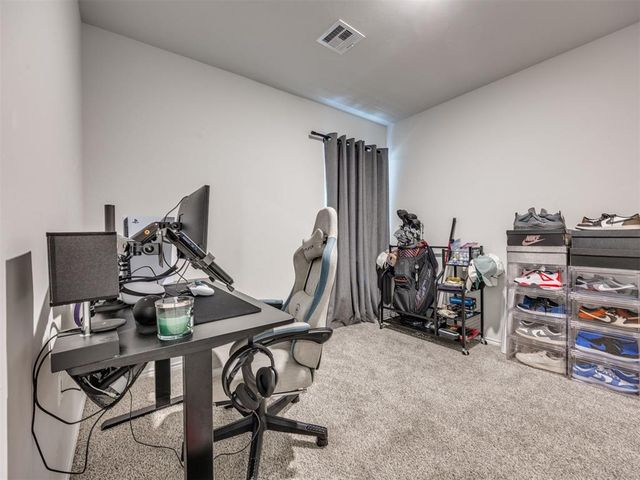 9504 NW 115th Street, Yukon, OK 73099