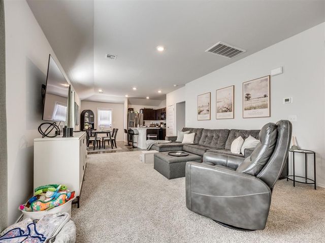 9504 NW 115th Street, Yukon, OK 73099