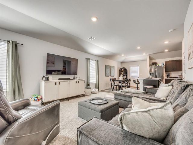 9504 NW 115th Street, Yukon, OK 73099