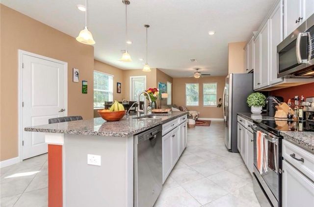 6827 CITRUS CREEK LANE, Tampa, FL 33625