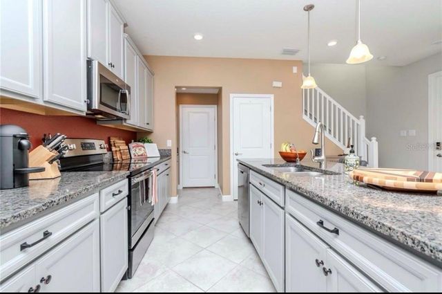 6827 CITRUS CREEK LANE, Tampa, FL 33625