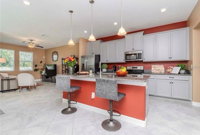 6827 CITRUS CREEK LANE, Tampa, FL 33625