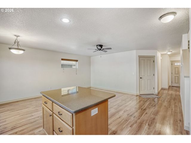 1402 Ne 71ST Dr, Vancouver, WA 98665