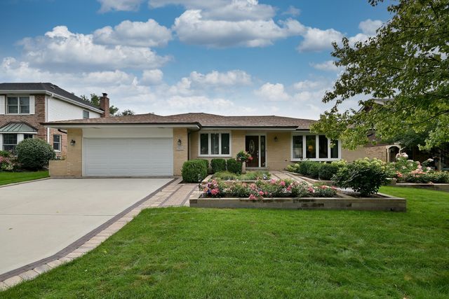 7821 DORCHESTER Lane, Darien, IL 60561