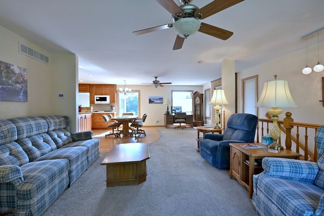 7821 DORCHESTER Lane, Darien, IL 60561