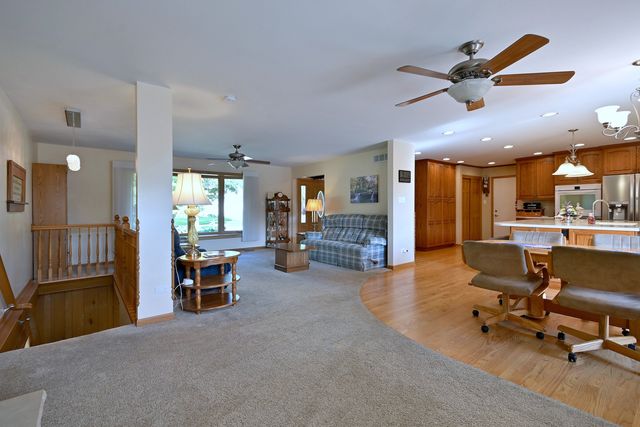7821 DORCHESTER Lane, Darien, IL 60561