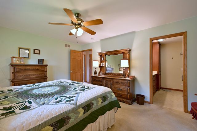 7821 DORCHESTER Lane, Darien, IL 60561