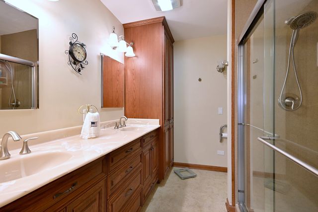 7821 DORCHESTER Lane, Darien, IL 60561