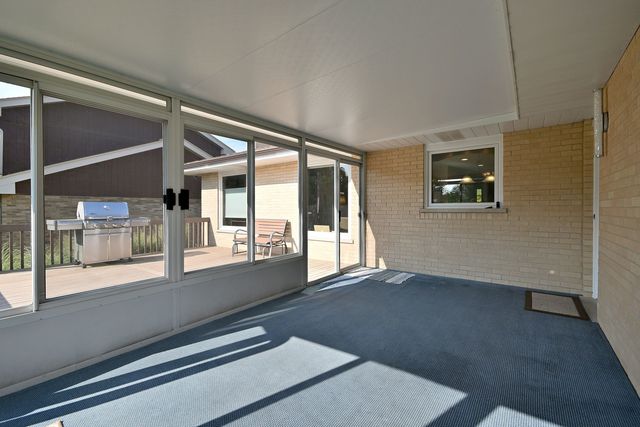 7821 DORCHESTER Lane, Darien, IL 60561