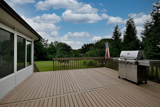 7821 DORCHESTER Lane, Darien, IL 60561