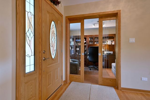 7821 DORCHESTER Lane, Darien, IL 60561